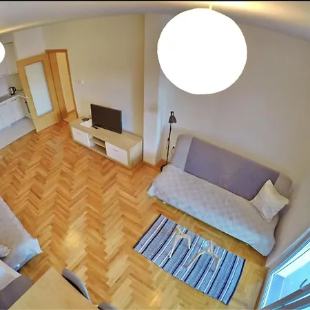 Ajat - Large Terrace Apartment Trebinje